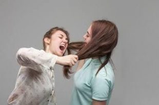 صحة - بخناقات الصبايا بكون في سلاحين خطرين